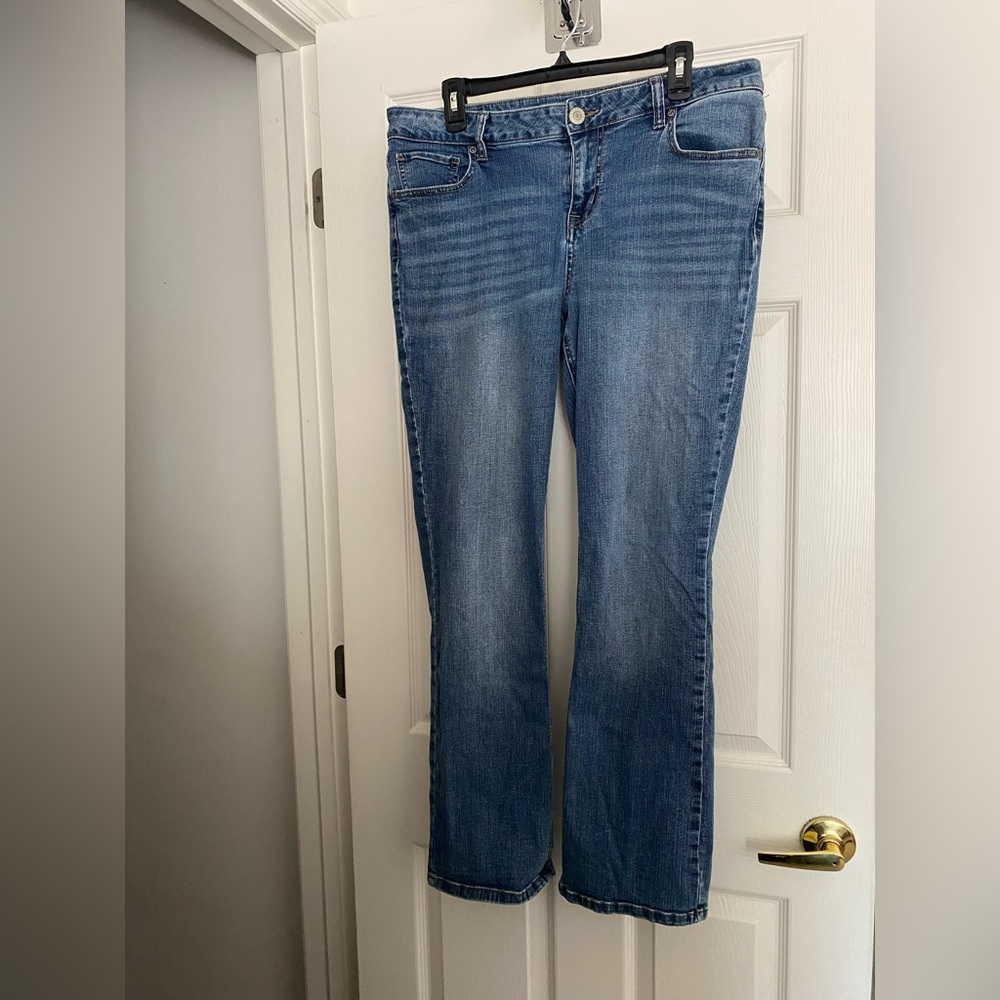 Maurices Mid-Rise Medium Wash 14 Regular